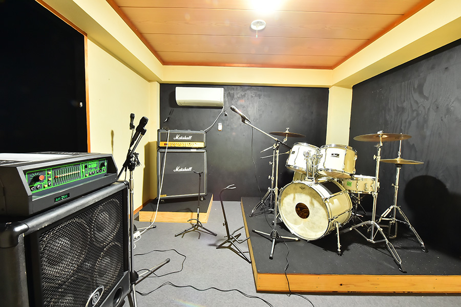 4-2 studio